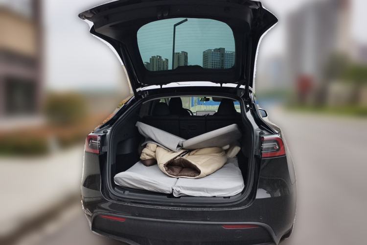 Used Tesla Model Y 2023 Rear-Wheel-Drive Version Trunk