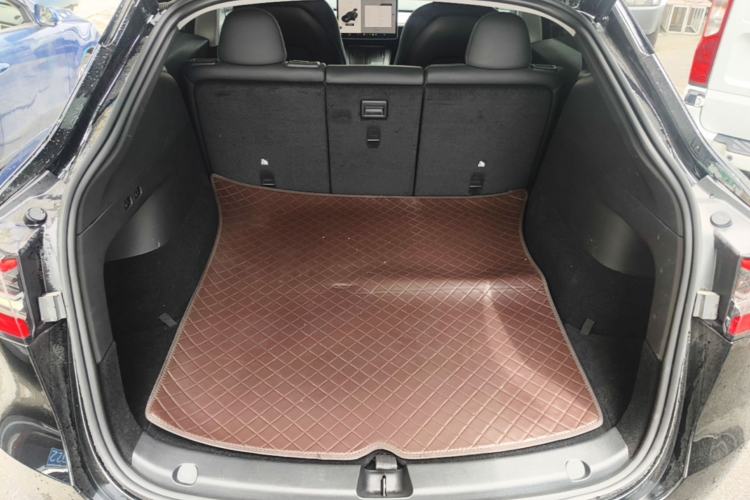 Used Tesla Model Y 2023 Rear-Wheel-Drive Version Trunk