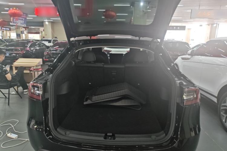Used Tesla Model Y 2023 Rear-Wheel-Drive Version Trunk