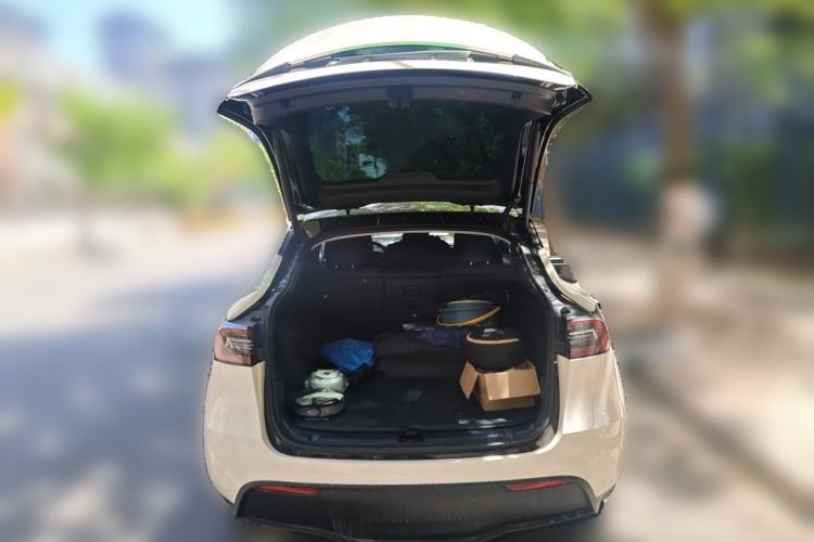 Used Tesla Model Y 2023 Rear-Wheel-Drive Version Trunk