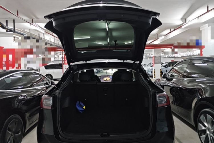 Used Tesla Model Y 2023 High-Performance All-Wheel-Drive Version Trunk