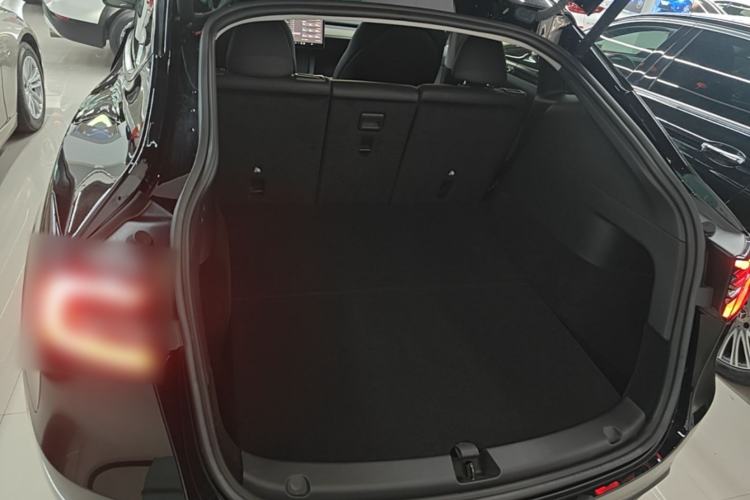 Used Tesla Model Y 2023 Rear-Wheel-Drive Version Trunk