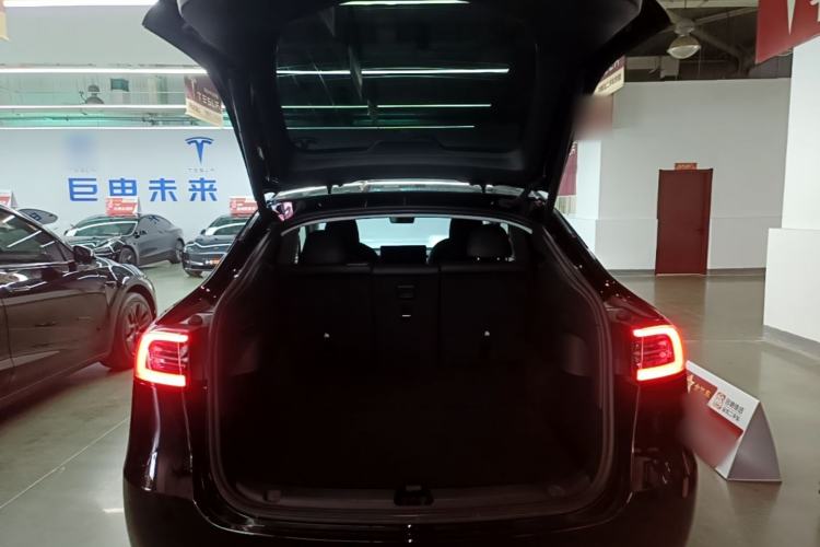 Used Tesla Model Y 2023 Rear-Wheel-Drive Version Trunk