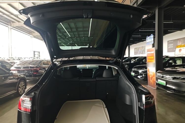 Used Tesla Model Y 2023 Rear-Wheel-Drive Version Trunk