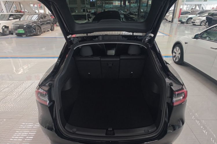 Used Tesla Model Y 2023 Rear-Wheel-Drive Version Trunk