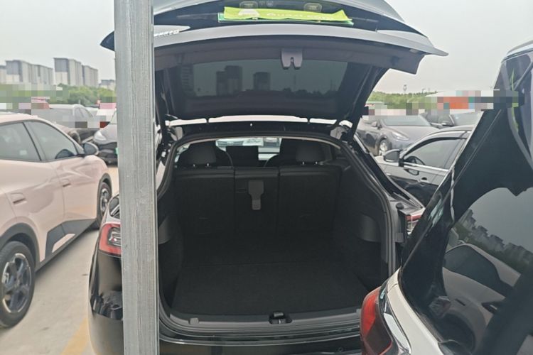 Used Tesla Model Y 2023 Long-Range All-Wheel-Drive Version Trunk