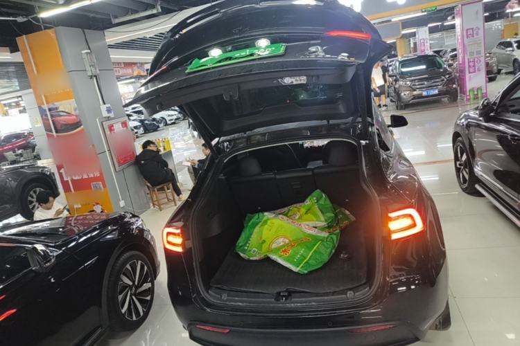 Used Tesla Model Y 2023 Rear-Wheel-Drive Version Trunk