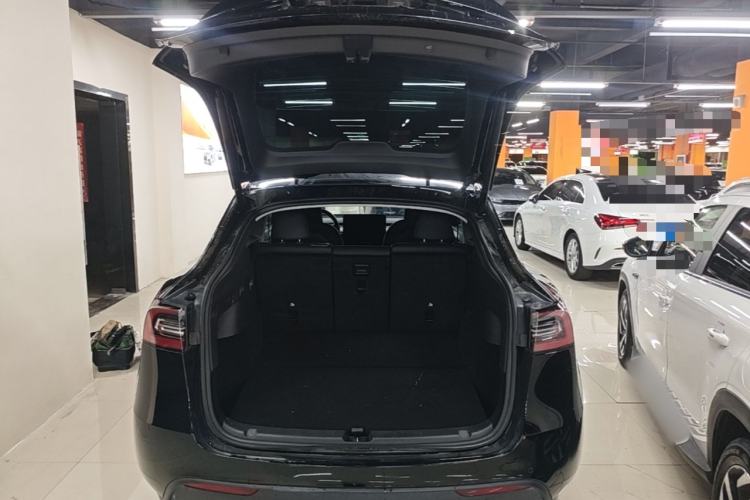 Used Tesla Model Y 2023 Rear-Wheel-Drive Version Trunk