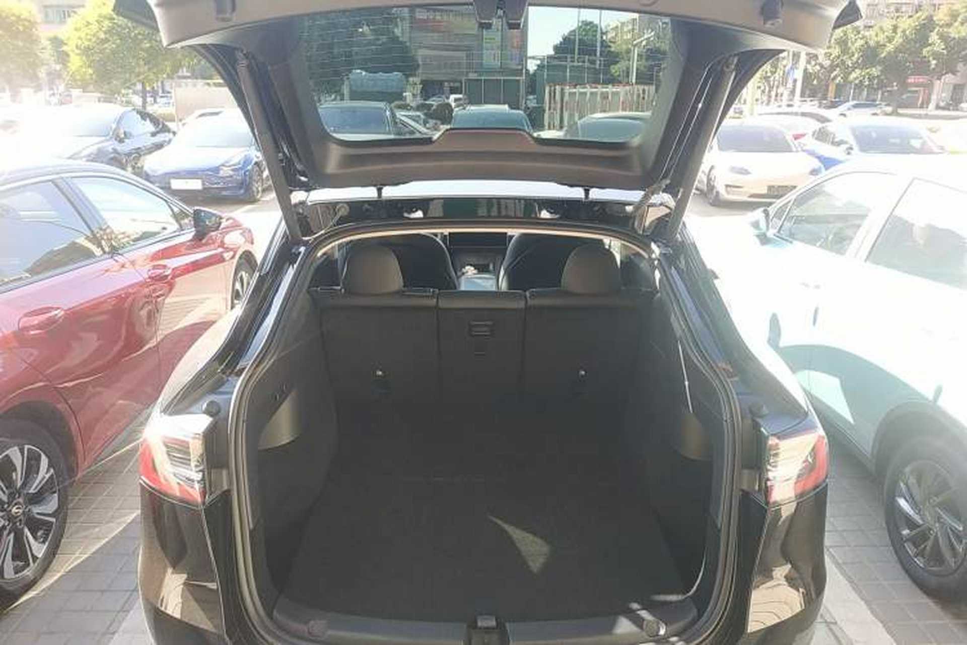 Used Tesla Model Y 2023 Rear-Wheel-Drive Version Trunk