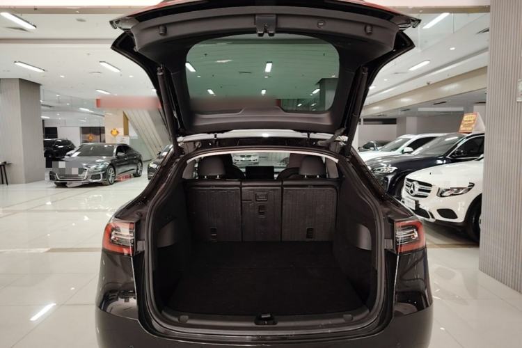Used Tesla Model Y 2023 Rear-Wheel-Drive Version Trunk