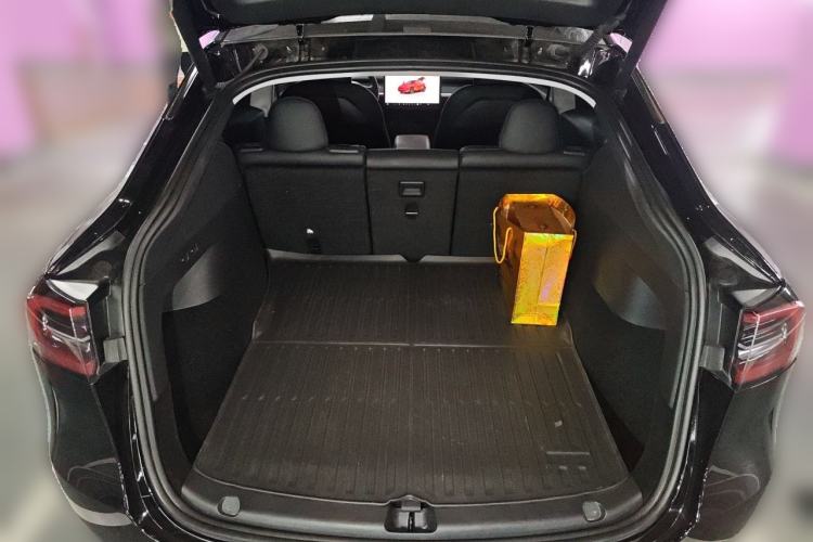 Used Tesla Model Y 2023 Rear-Wheel-Drive Version Trunk