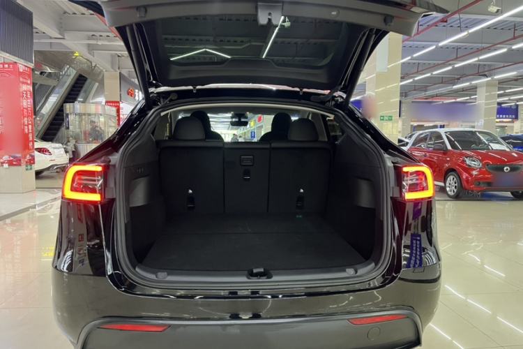 Used Tesla Model Y 2023 Rear-Wheel-Drive Version Trunk