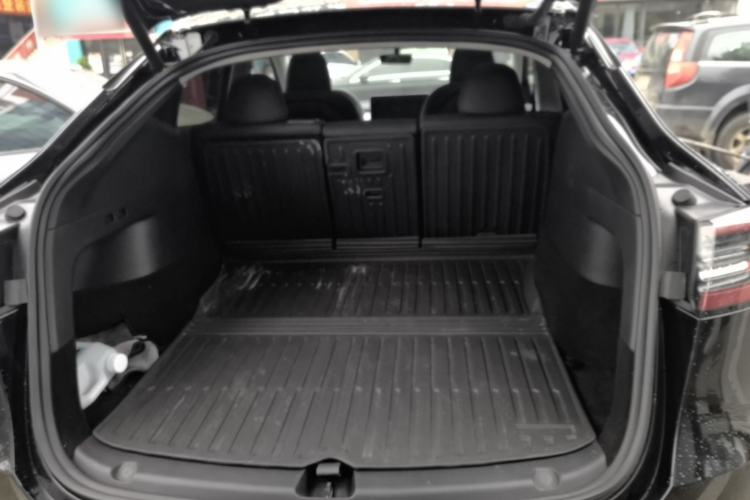 Used Tesla Model Y 2023 Rear-Wheel-Drive Version Trunk