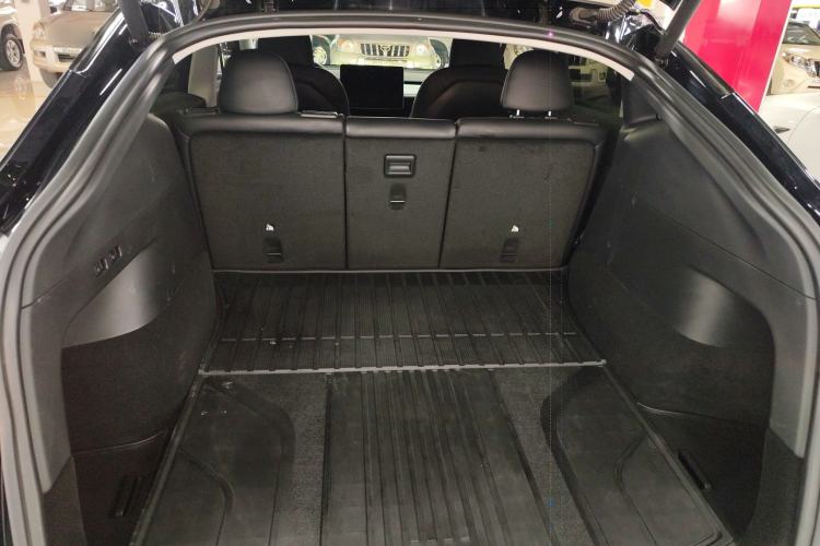 Used Tesla Model Y 2023 Rear-Wheel-Drive Version Trunk