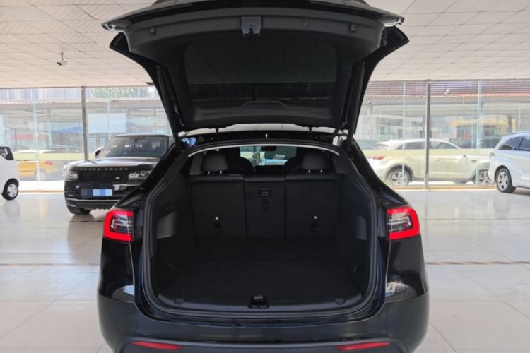 Used Tesla Model Y 2023 Rear-Wheel-Drive Version Trunk
