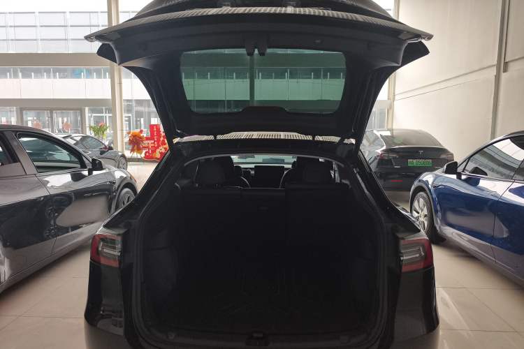 Used Tesla Model Y 2023 Long-Range All-Wheel-Drive Version Trunk