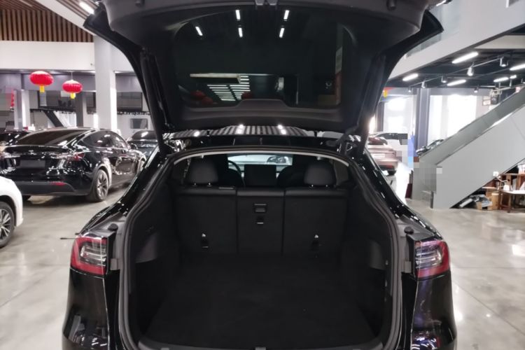 Used Tesla Model Y 2023 Rear-Wheel-Drive Version Trunk