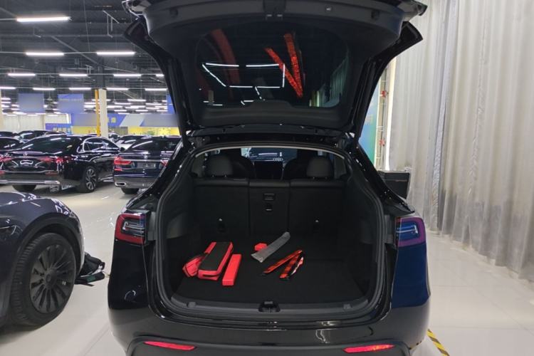 Used Tesla Model Y 2023 Rear-Wheel-Drive Version Trunk