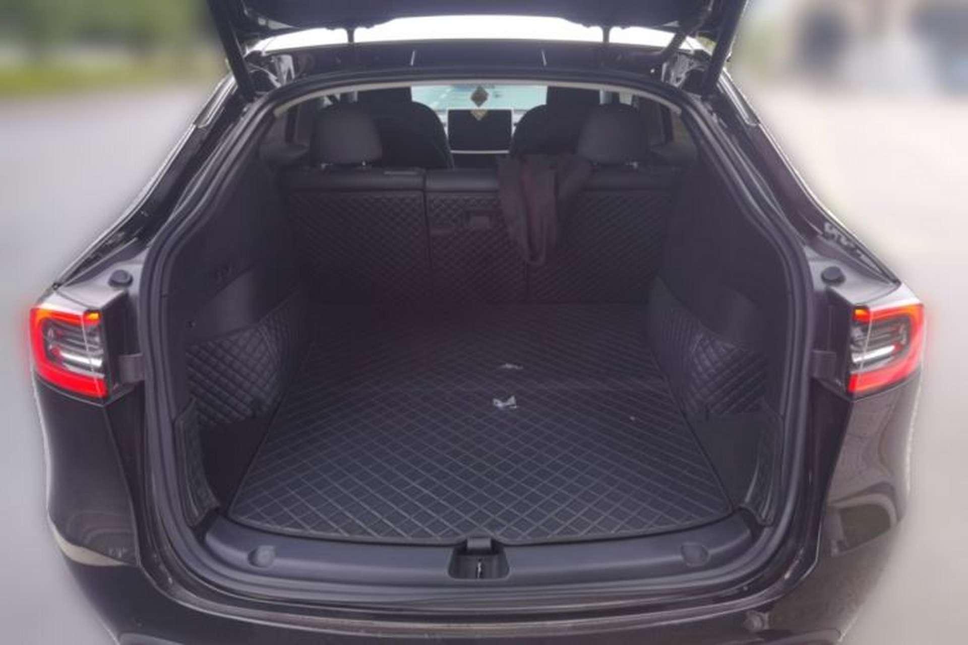 Used Tesla Model Y 2023 Rear-Wheel-Drive Version Trunk