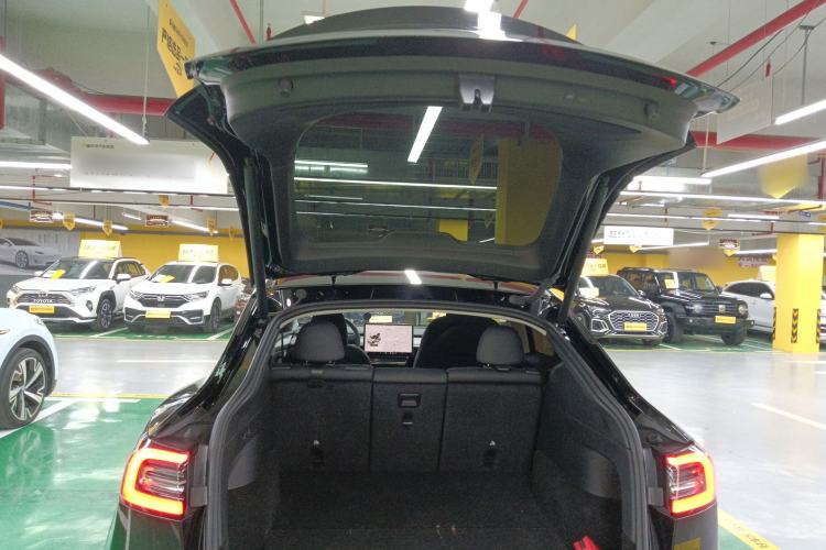 Used Tesla Model Y 2023 Long-Range All-Wheel-Drive Version Trunk