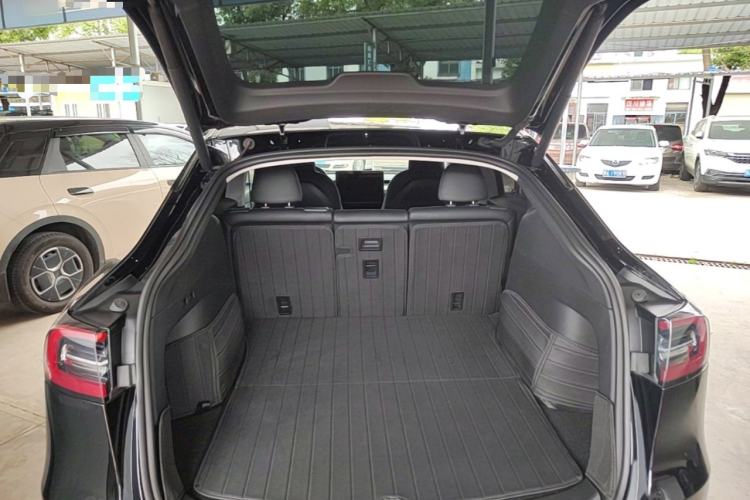 Used Tesla Model Y 2023 Rear-Wheel-Drive Version Trunk