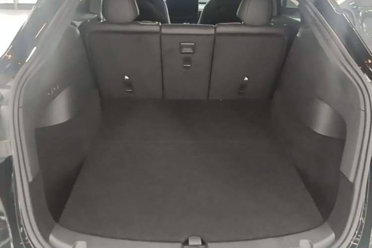 Used Tesla Model Y 2023 Rear-Wheel-Drive Version Trunk