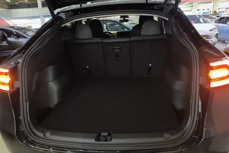 Used Tesla Model Y 2023 Rear-Wheel-Drive Version Trunk