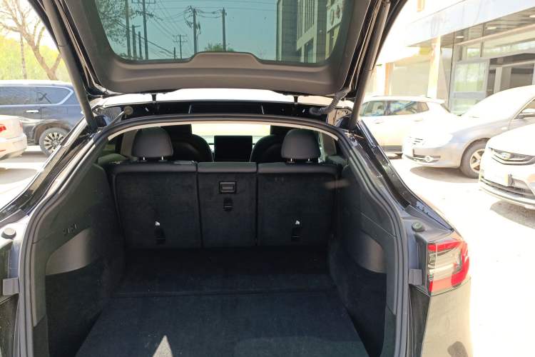 Used Tesla Model Y 2023 Rear-Wheel-Drive Version Trunk