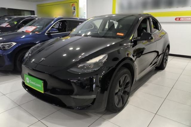 Used Tesla Model Y 2023 Long-Range All-Wheel-Drive Version