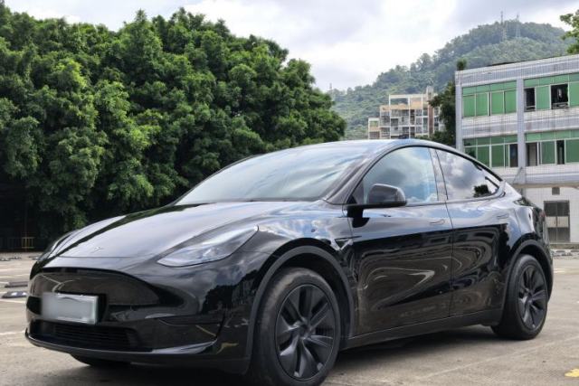 Used Tesla Model Y 2023 Rear-Wheel-Drive Version