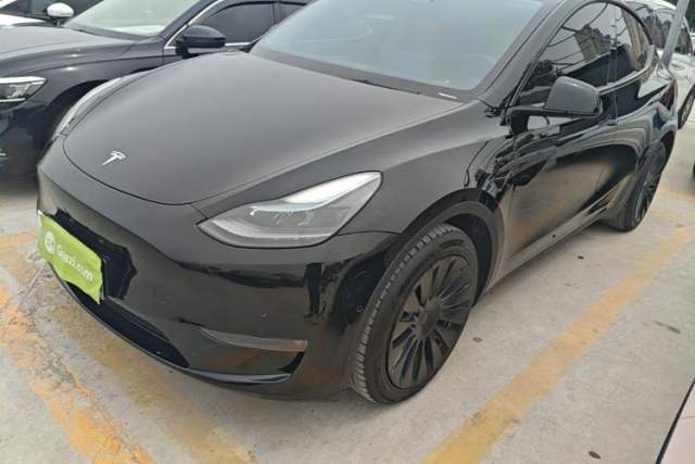 Used Tesla Model Y 2023 Long-Range All-Wheel-Drive Version