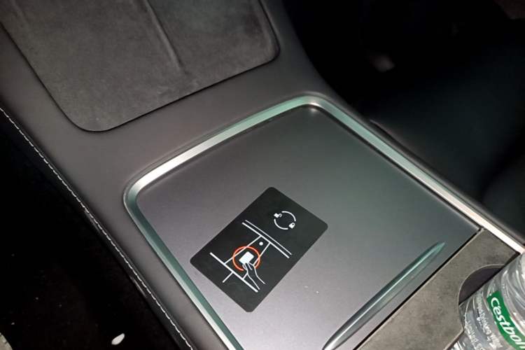 Used Tesla Model Y 2023 Rear-Wheel-Drive Version Vehicle Key