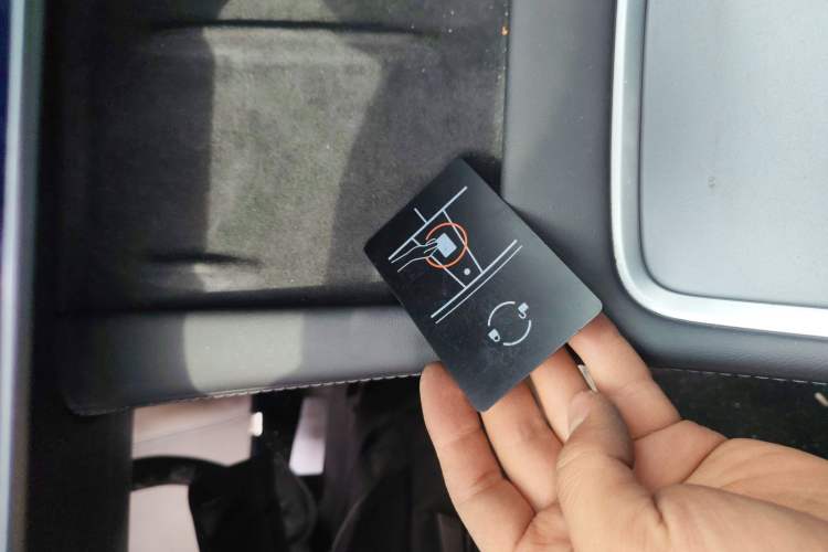 Used Tesla Model Y 2023 Long-Range All-Wheel-Drive Version Vehicle Key