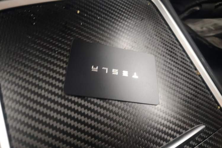 Used Tesla Model Y 2023 Long-Range All-Wheel-Drive Version Vehicle Key