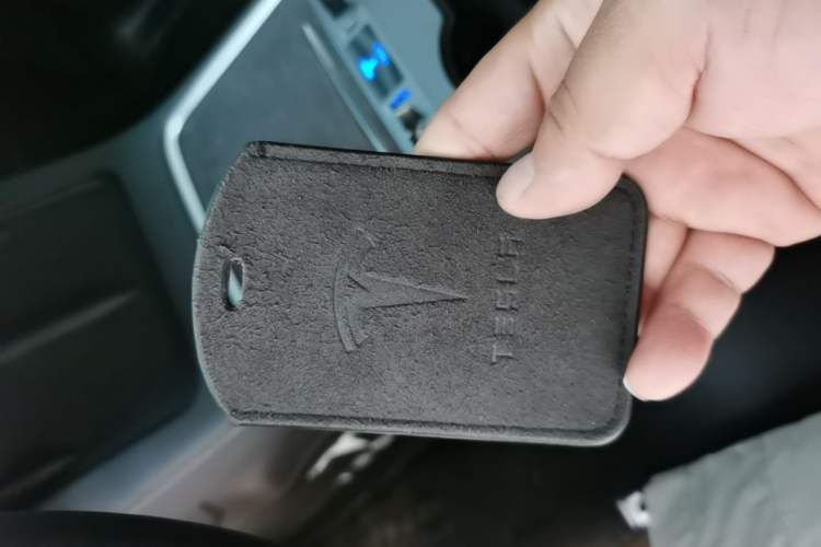 Used Tesla Model Y 2023 Long-Range All-Wheel-Drive Version Vehicle Key
