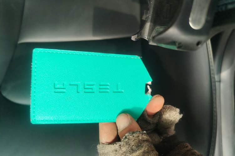 Used Tesla Model Y 2023 Long-Range All-Wheel-Drive Version Vehicle Key