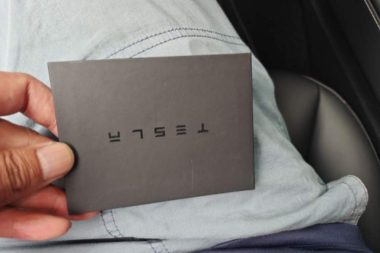 Used Tesla Model Y 2023 Long-Range All-Wheel-Drive Version Vehicle Key