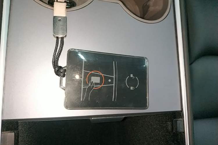 Used Tesla Model Y 2023 Rear-Wheel-Drive Version Vehicle Key