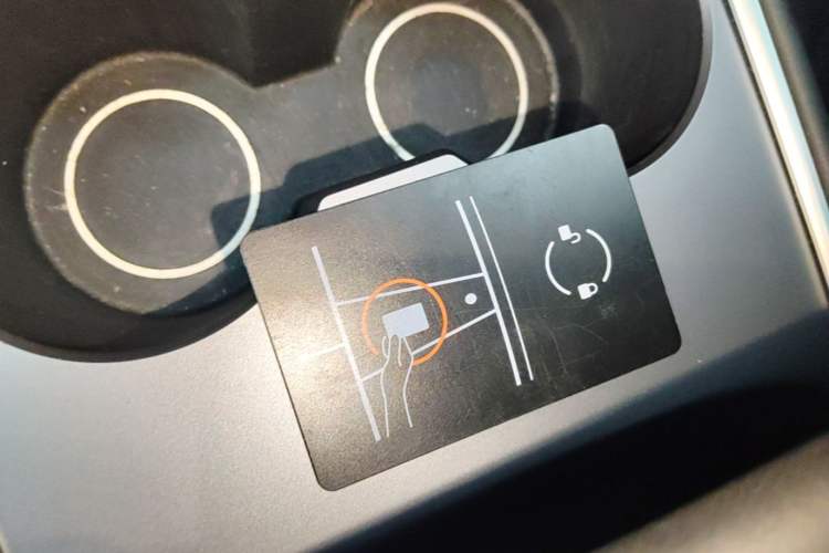 Used Tesla Model Y 2023 Long-Range All-Wheel-Drive Version Vehicle Key