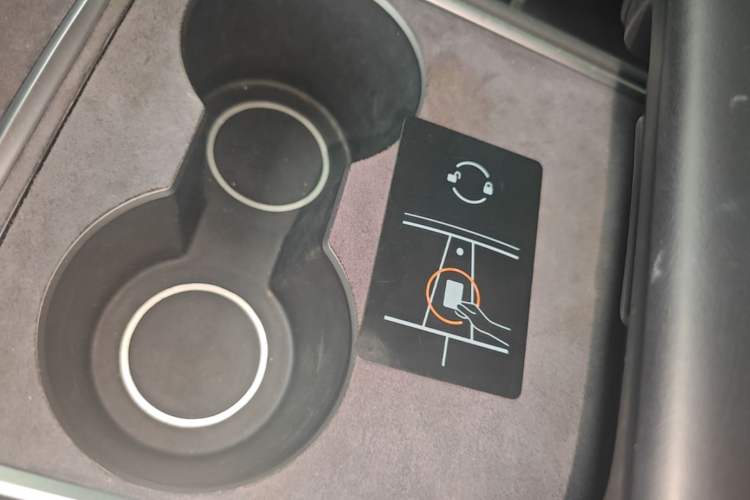 Used Tesla Model Y 2023 Rear-Wheel-Drive Version Vehicle Key