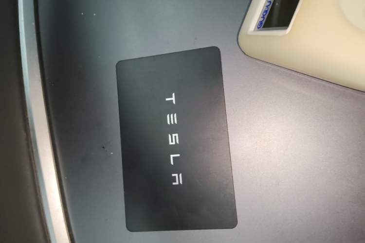 Used Tesla Model Y 2023 Long-Range All-Wheel-Drive Version Vehicle Key