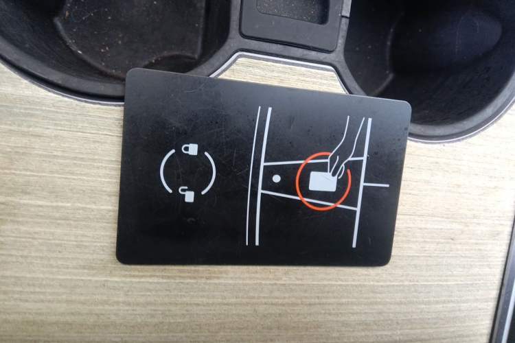 Used Tesla Model Y 2023 Rear-Wheel-Drive Version Vehicle Key