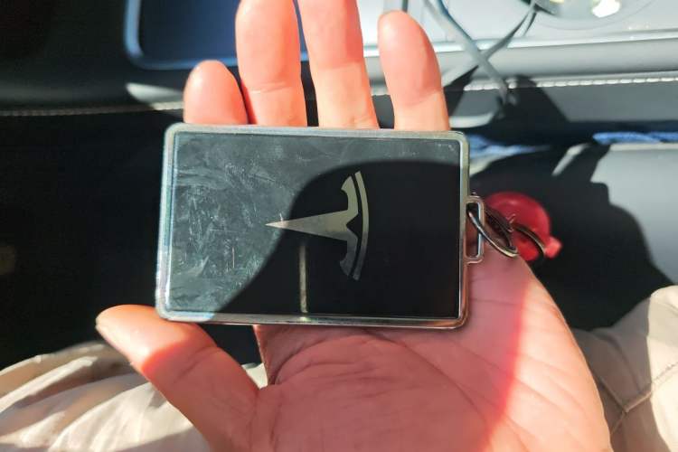 Used Tesla Model Y 2023 Long-Range All-Wheel-Drive Version Vehicle Key