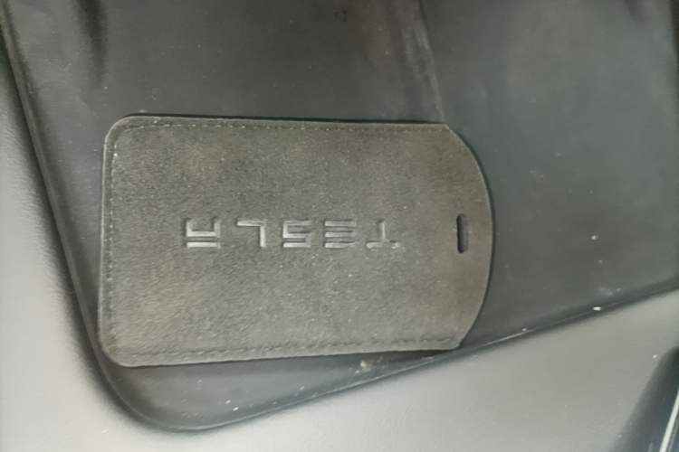 Used Tesla Model Y 2023 Rear-Wheel-Drive Version Vehicle Key