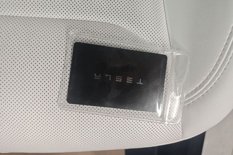 Used Tesla Model Y 2023 Long-Range All-Wheel-Drive Version Vehicle Key