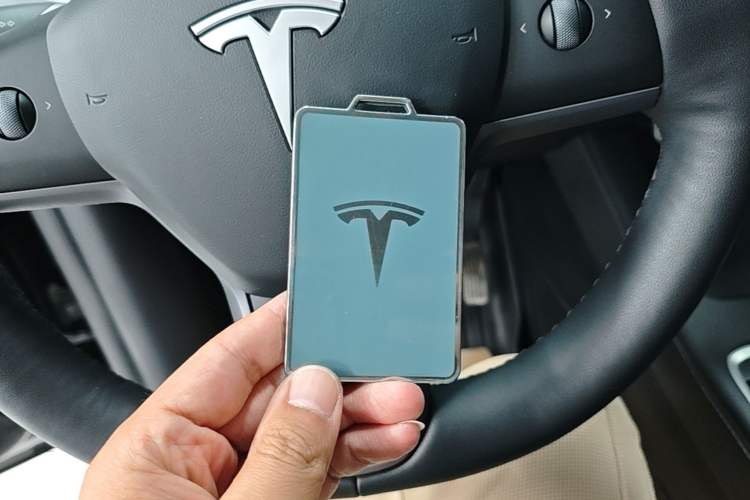Used Tesla Model Y 2023 Rear-Wheel-Drive Version Vehicle Key