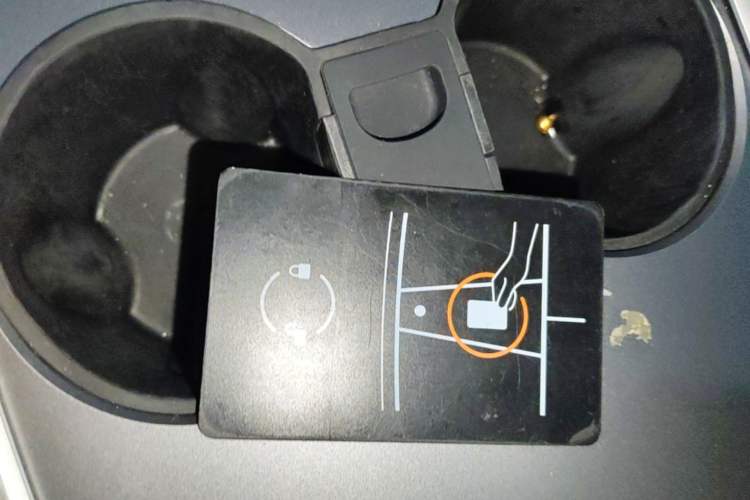 Used Tesla Model Y 2023 Long-Range All-Wheel-Drive Version Vehicle Key