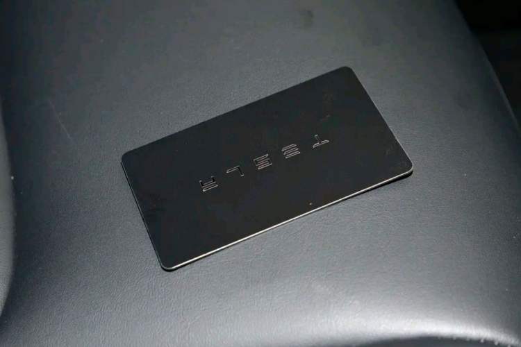 Used Tesla Model Y 2023 Long-Range All-Wheel-Drive Version Vehicle Key