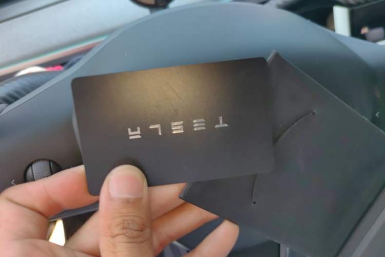 Used Tesla Model Y 2023 Long-Range All-Wheel-Drive Version Vehicle Key