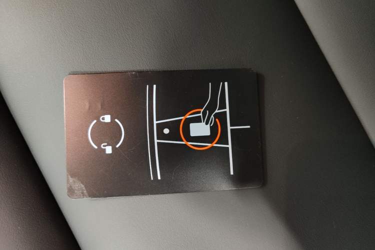 Used Tesla Model Y 2023 Rear-Wheel-Drive Version Vehicle Key
